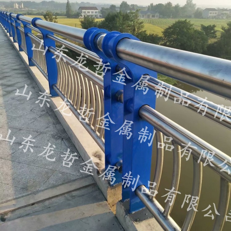 广西河池宜州区不锈钢复合管护栏工程案例