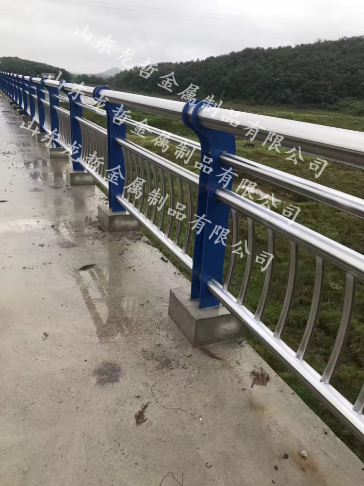 安庆不锈钢复合管护栏工程案例
