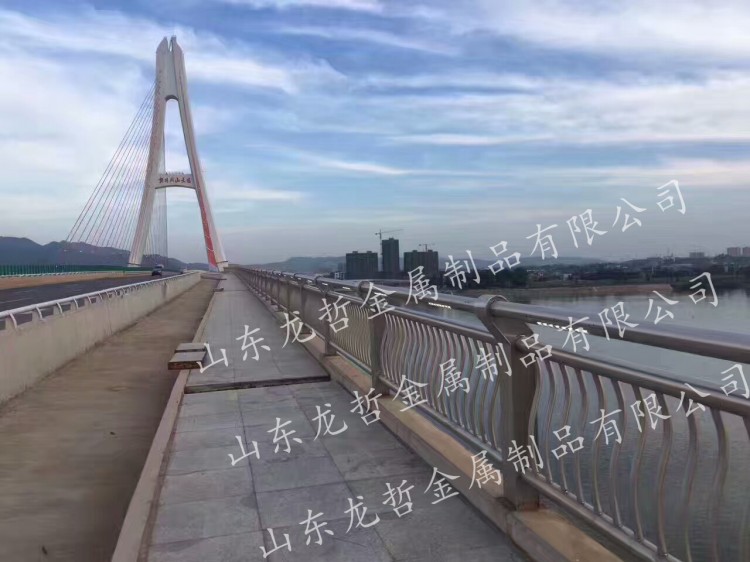 鹰潭不锈钢桥梁护栏工程