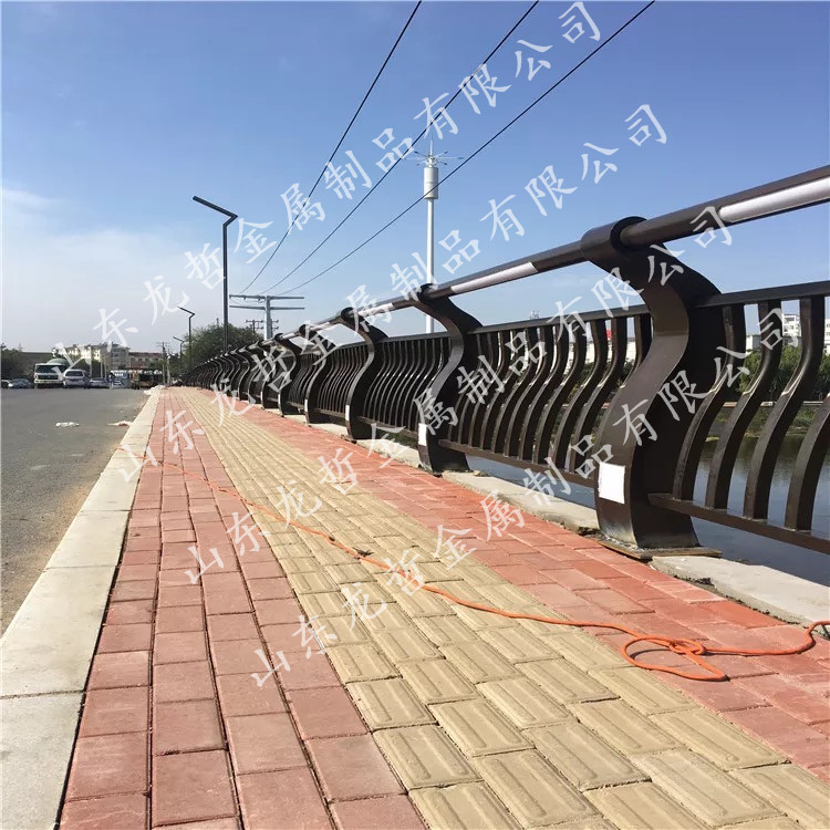 山西灯光护栏工程案例