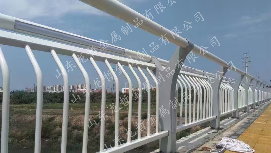 LED灯光护栏工程案例